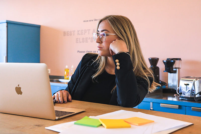 Unhappy employee contemplating leaving her job